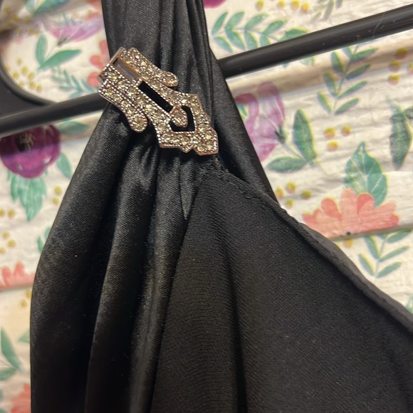 Formal dress - Picture 3 of 3